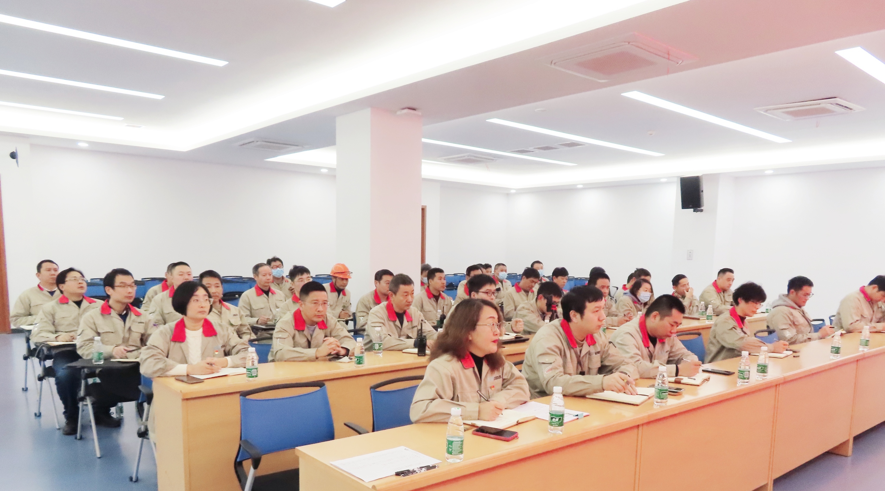 安全治理新思路 廉洁从业树新风